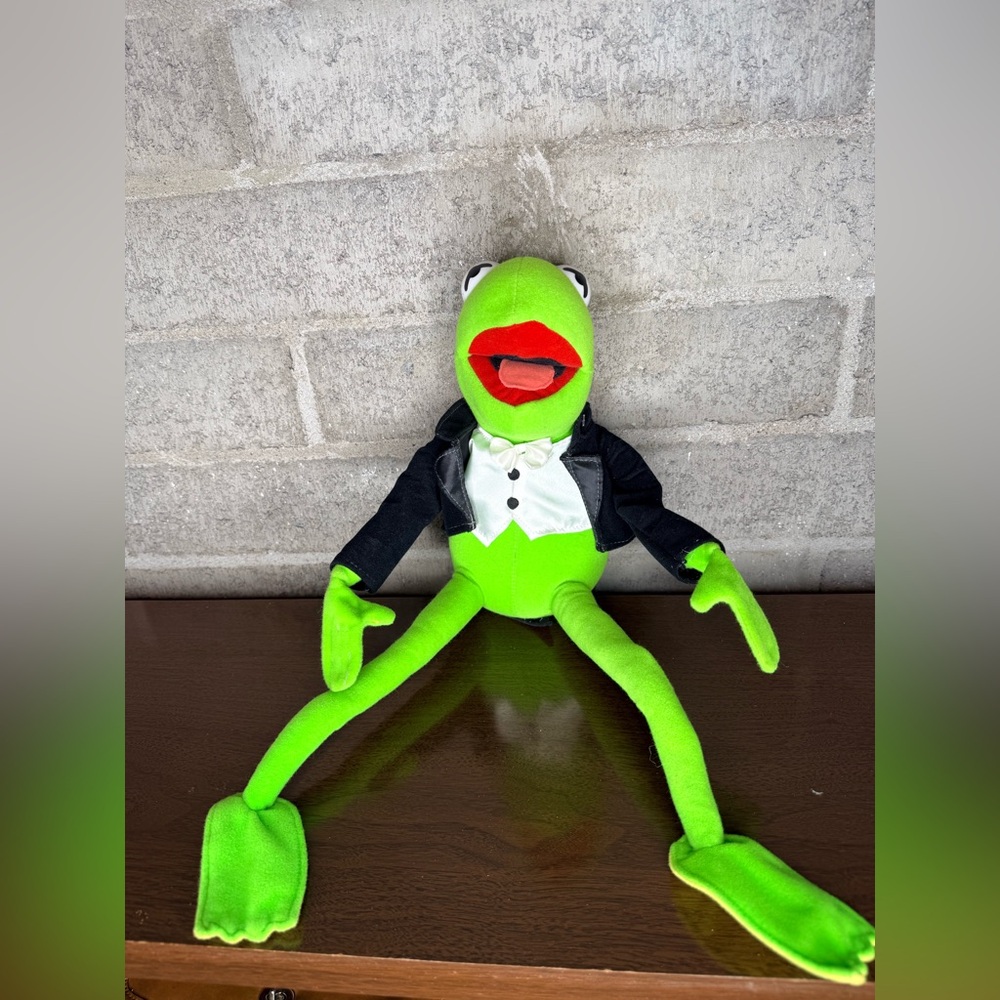 Plush Frog Character Toy - Bright Green Kermit-Style Plush - Picture 2 of 11